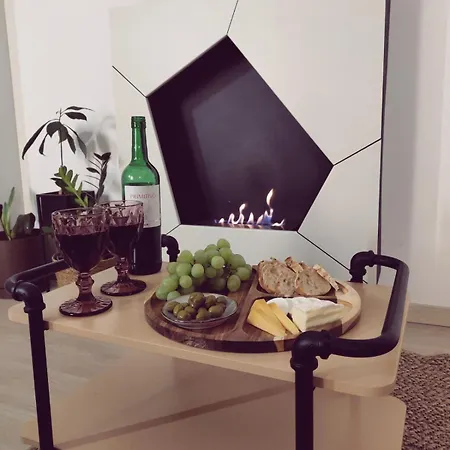 Glam, King-size Bed, Terrace, Free Indoor Parking شقة *