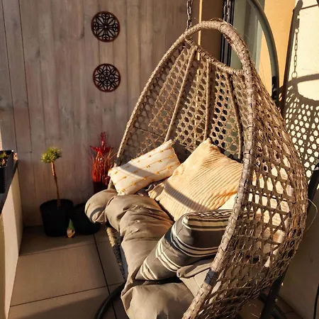 Glam, King-size Bed, Terrace, Free Indoor Parking Wroclaw