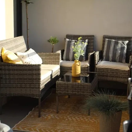 Апартаменты Glam, King-size Bed, Terrace, Free Indoor Parking