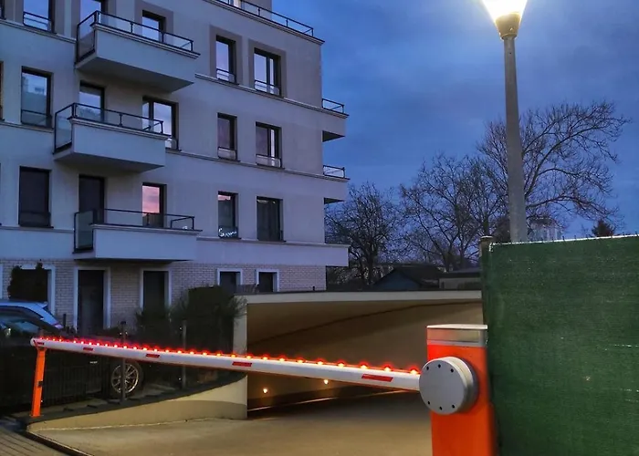 Glam, King-size Bed, Terrace, Free Indoor Parking Wrocław